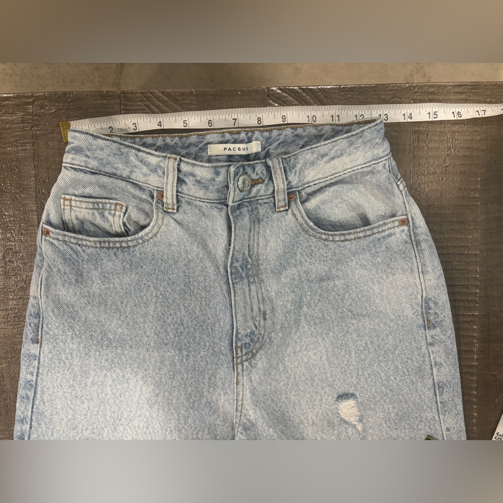 PacSun 90s Boyfriend Ripped Jeans Size 26 Light Wash Blue - Picture 8 of 9